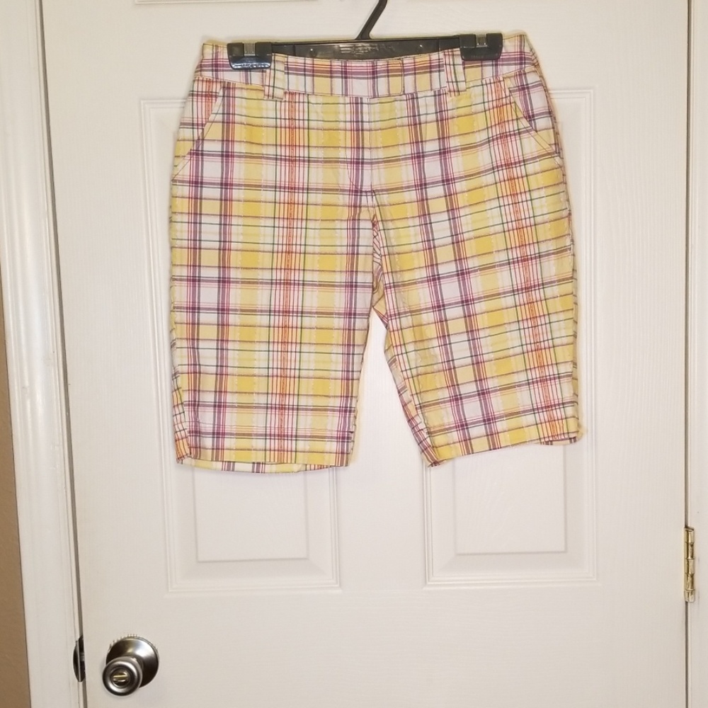 Multi-colored plaid shorts, sz 9 by Tracy Evans